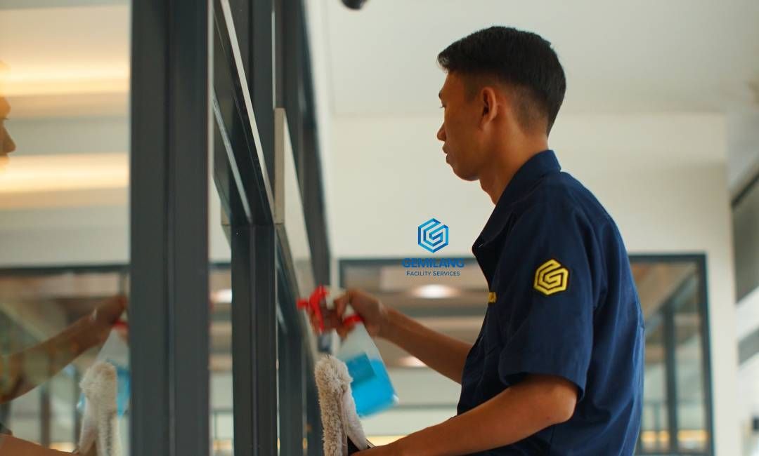 Logo Cleaning Service